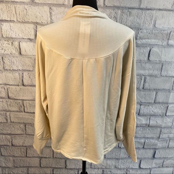 Amour Vert Nadav Sweatshirt NWOT - Picture 3 of 6